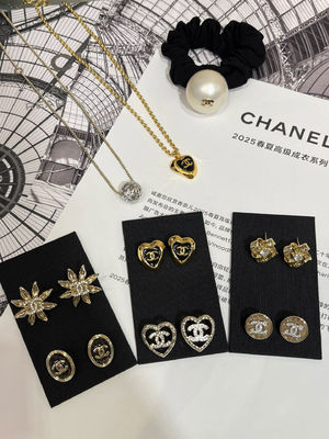 Quality Elegant Designer Fashion Earrings Beautiful High End Stud Earrings factory