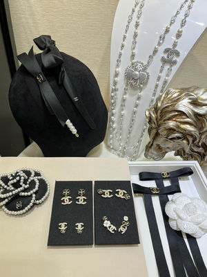 Quality Enamel Four-Leaf Clover Camellia Diamond Earrings 18K Gold Plated factory