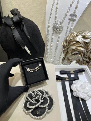 Quality Enamel Four-Leaf Clover Camellia Diamond Earrings 18K Gold Plated factory