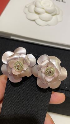 Quality Pink Gold Luxury Earrings Aesthetic Exquisite Design With Diamonds factory