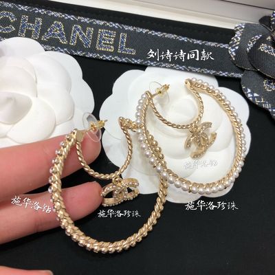 Quality Asymmetric Double C Pearl Earrings 18k Gold Plated 15-20mm Size Double C Stud Earrings factory