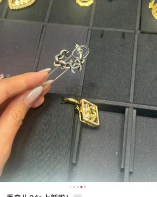 Quality Exquisite Luxury Jewelry Earrings Luxury Diamond Stud Earrings With Contemporary Look factory