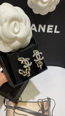 Quality Exquisite Luxury Jewelry Earrings Luxury Diamond Stud Earrings With Contemporary Look factory