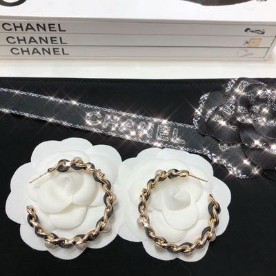 Quality Customized Black Pearl Stud Earrings PU Leather Anti Allergy Finish Luxury Earrings factory