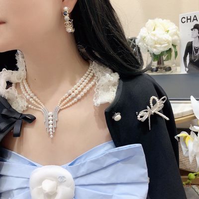 Quality Gold Star Moon Earrings Anti Allergy Finish Luxury Earrings With Exquisite Crystals factory