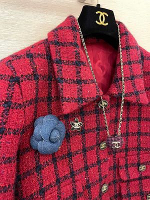 Quality Black Enamel Floral Brooch Copper Luxury Brooch Anti Allergy Lightweight factory