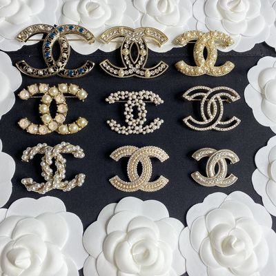 Quality 18K Gold Plated Luxury Brooch With Diamond Double C Style In VS1 Clarity factory