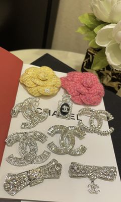 Quality 18K Gold Plated Luxury Brooch With Diamond Double C Style In VS1 Clarity factory