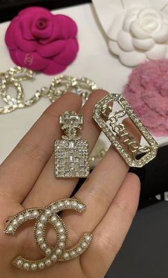Quality Beautiful Diamond Silver Brooch High End Brooch Sophisticated factory