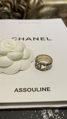 Quality Floral Edge Black Enamel Ring Brass Double Feature C Ring Classic For Engagement factory