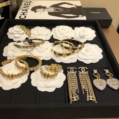 Quality Black Cowleather Swarovsk* Diamond Statement Earrings with Push Back Closure factory