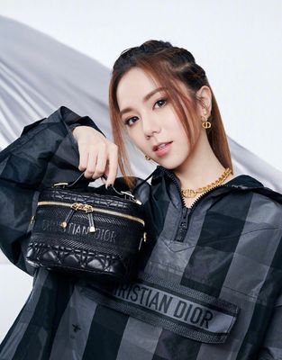 Quality Custom Design Drop Earrings with Mixed Pearl Sizes and Smooth Surface for a Sophisticated Look factory